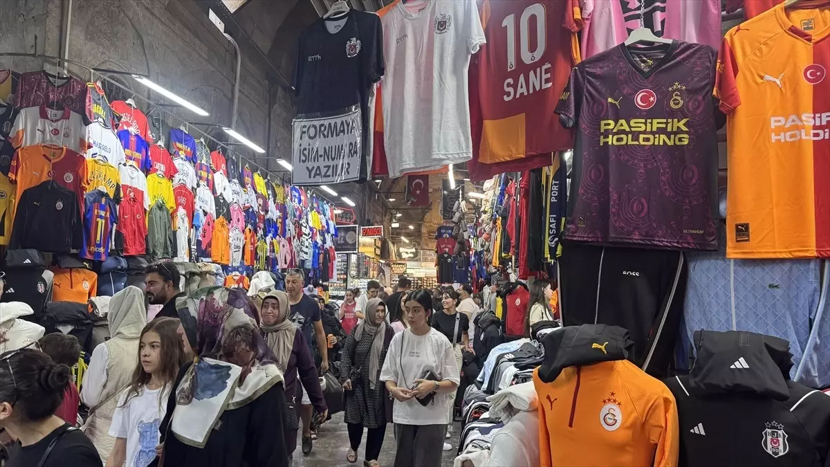 Gurbetçiler Kayseri Kapalı Çarşı’yı Tercih Ediyor